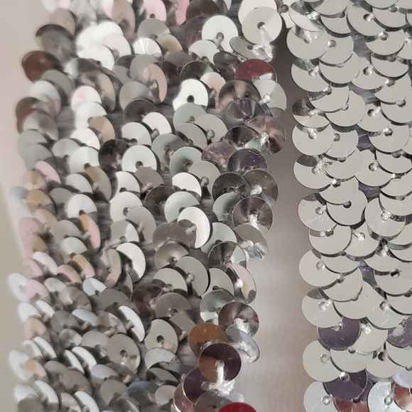 SILVER SEQUINED ELASTIC BAND 3 YARDS /  2 INCES WIDE - Picture 4 of 5